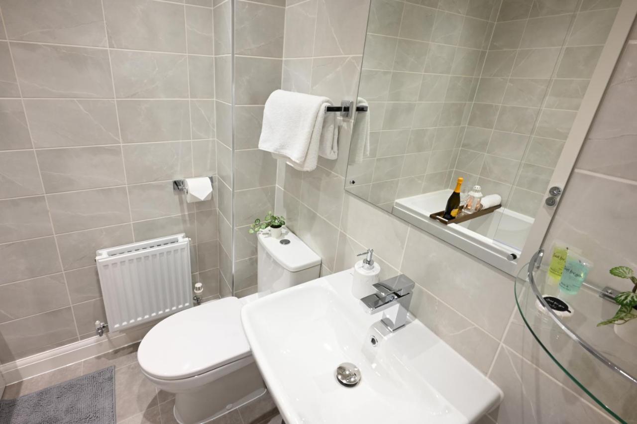 Luxury 4 Bed House With Gated Parking In The Heart Of Birmingham! Apartment Exterior foto