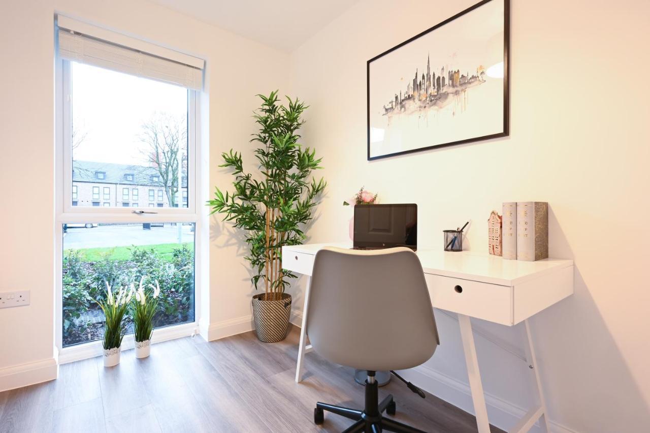 Luxury 4 Bed House With Gated Parking In The Heart Of Birmingham! Apartment Exterior foto